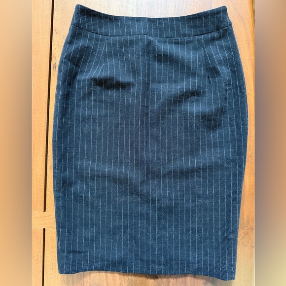 MaxMara Charcoal Pinstripe Pencil Skirt 95%Virgin Wool - Picture 7 of 14